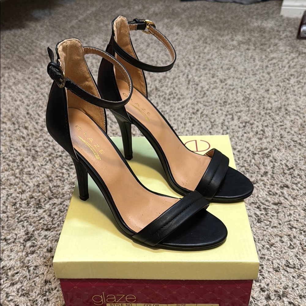 Ankle strap heels size 5.5 womens